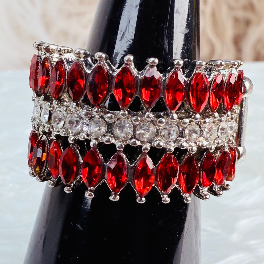 Red And Silvertone Size 7 Adjustable Stretch Stat… - image 2